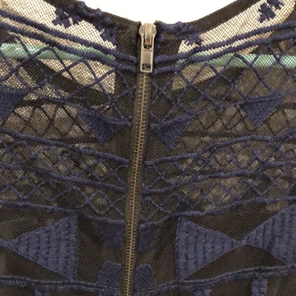 PARKER shift dress with sheer lace neckline and sleeves.  Dark blue and black. L - Picture 5 of 9